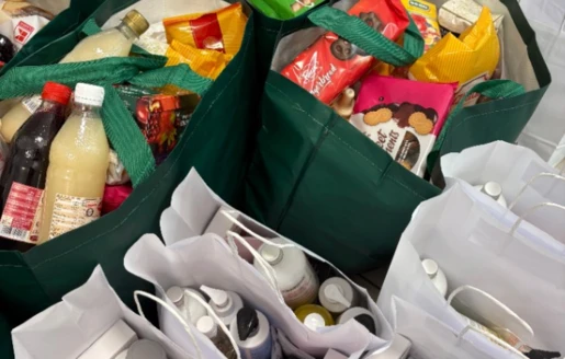 Świąteczne paczki dla najbardziej potrzebujących